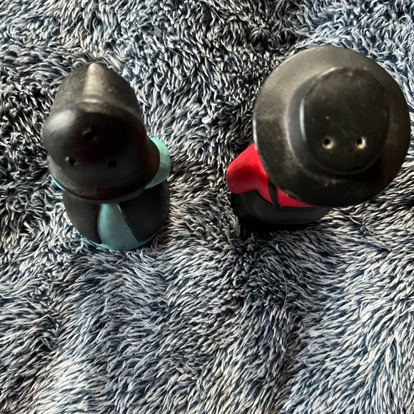 Thanksgiving pilgrims salt and pepper shakers - Picture 2 of 6